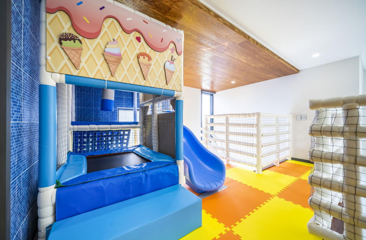 Advanced eye diagnostic equipment used at Samsung Miracle Eye Clinic in Seoul, Korea for accurate vision analysis